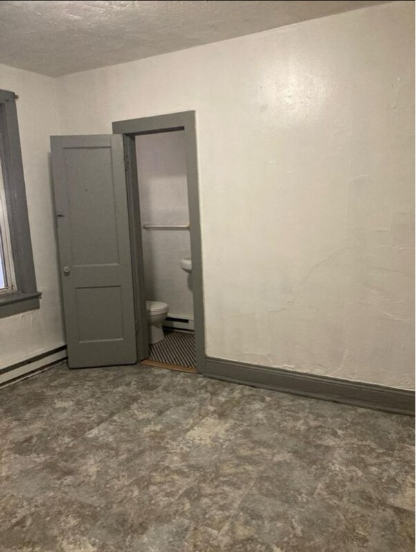 Building Photo - 686 Rutherford Ave