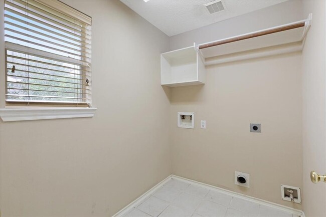 Building Photo - 5004 Caprock Dr