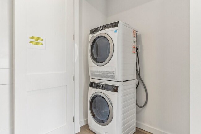 Building Photo - 1970 Dorchester Ave