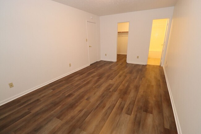 Building Photo - Discover this well-maintained 3-bedroom, 2-bath home in Indianapolis featuring an attached garage...