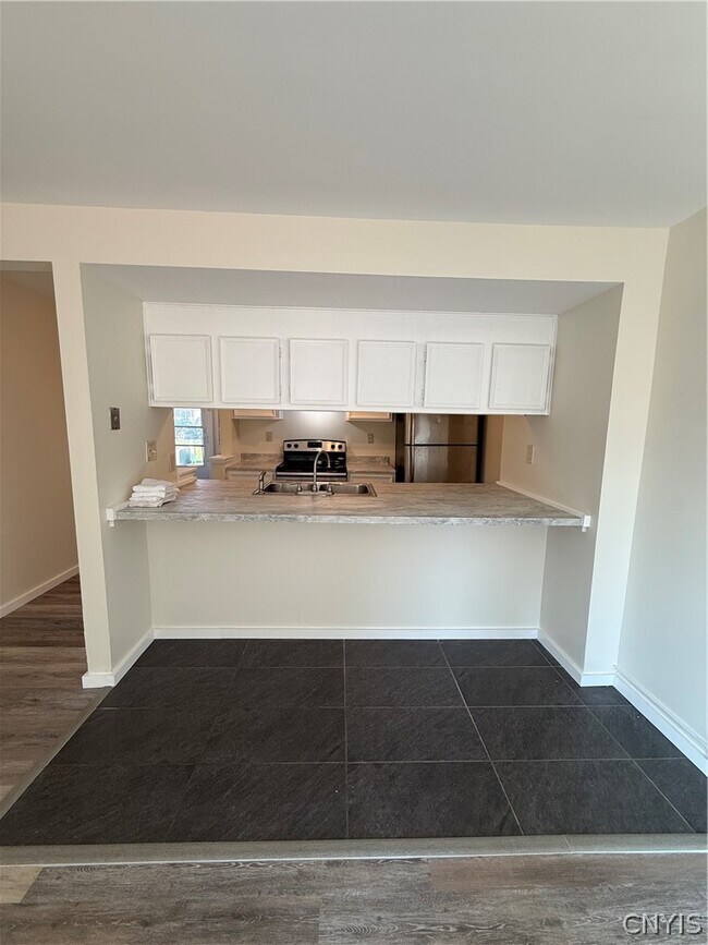 Building Photo - 5448 Tourmaline Dr