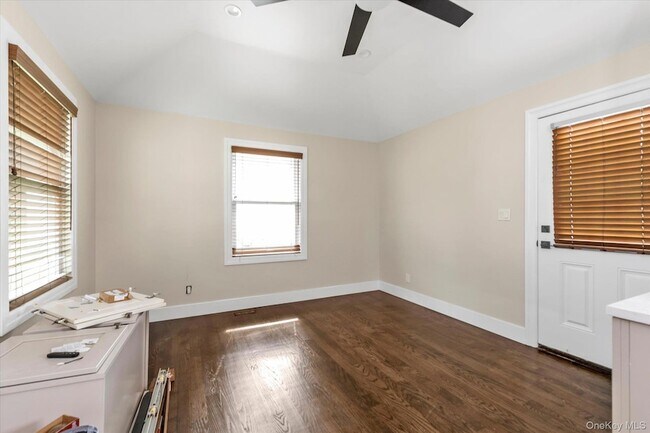 Building Photo - 85 Clement St