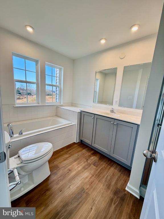 Building Photo - 79 Abigail St