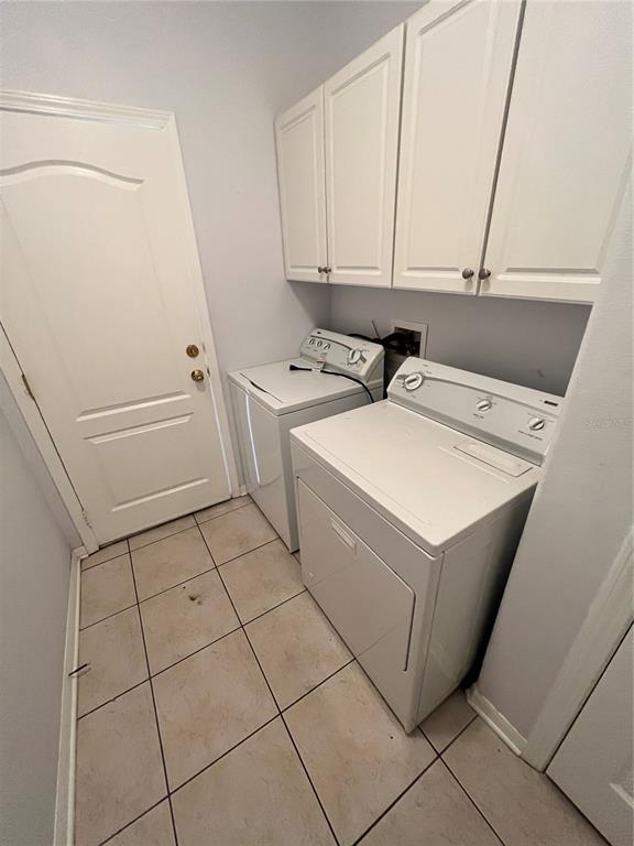 Building Photo - 7405 Surrey Wood Ln