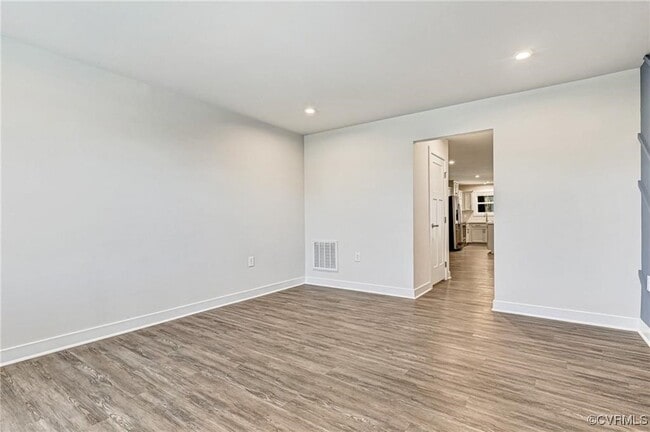 Building Photo - 6573 Carters Walk Ln