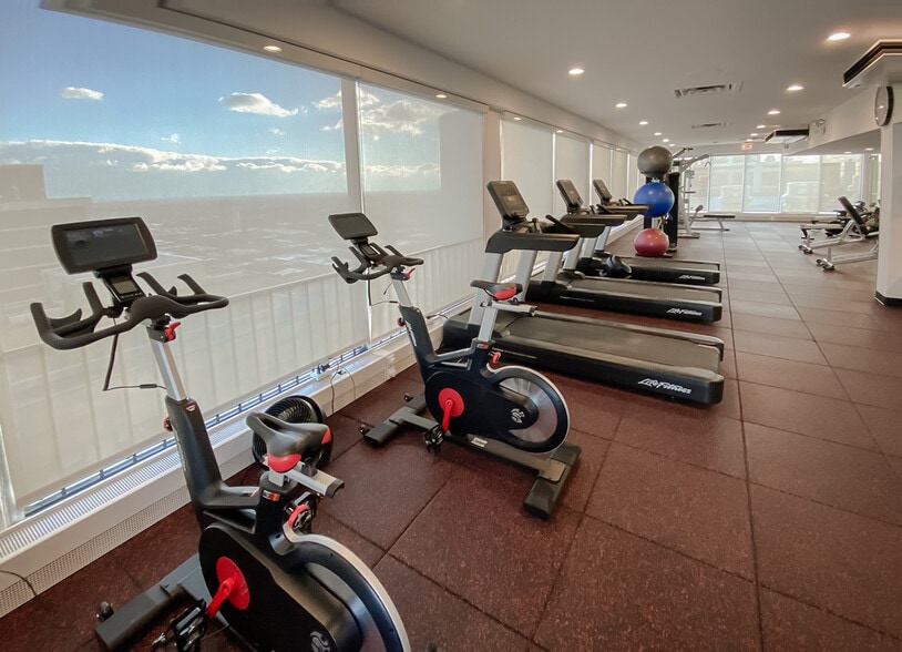29th Floor Gym - 6171 N Sheridan Rd