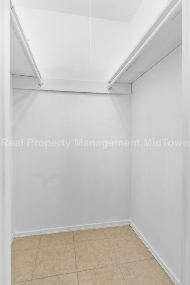 Building Photo - 2801 Plaza St