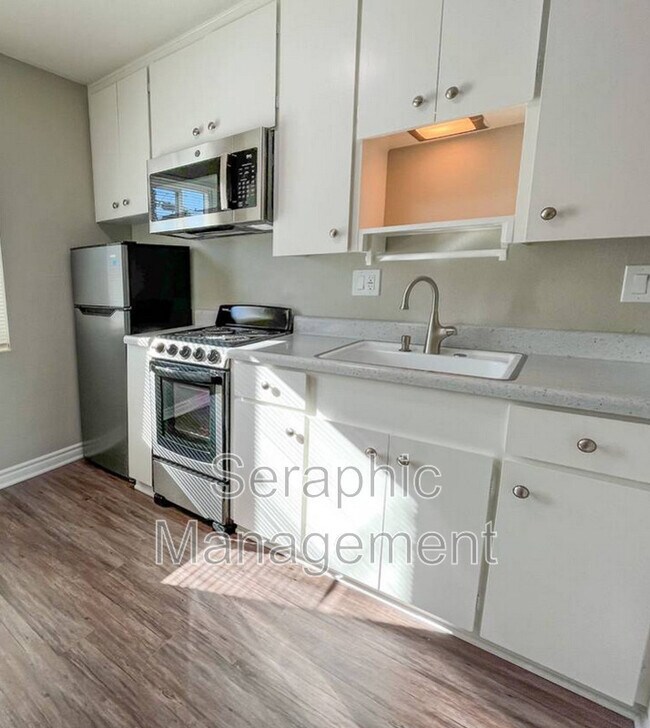 Building Photo - 1058 Roewill Dr
