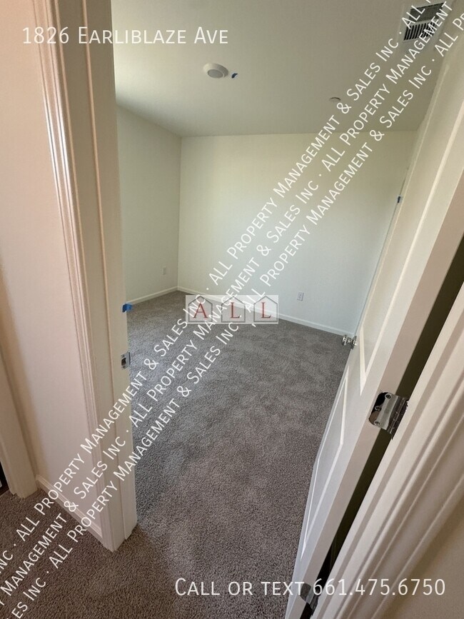 Building Photo - 1826 Earliblaze Ave