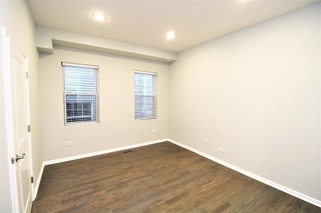 Building Photo - 712 N Willard Ct