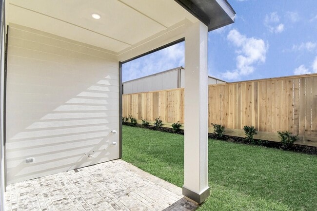 Building Photo - 4352 Avron Dr