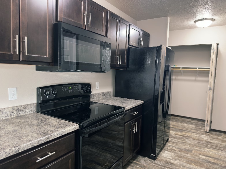 Building Photo - 293 Tiger Way Ct