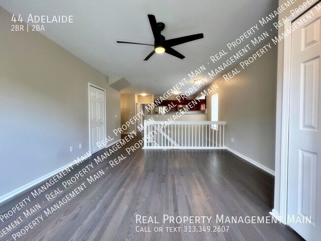 Building Photo - 44 Adelaide-