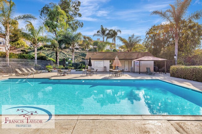 Building Photo - Idyllic 2 Bedroom Condo in Carlsbad