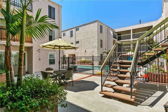 Building Photo - 409 Burchett St
