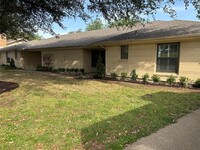 Building Photo - 4908 Arborlawn Dr