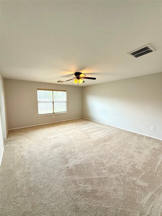 Building Photo - 24542 Lakecrest Village Dr