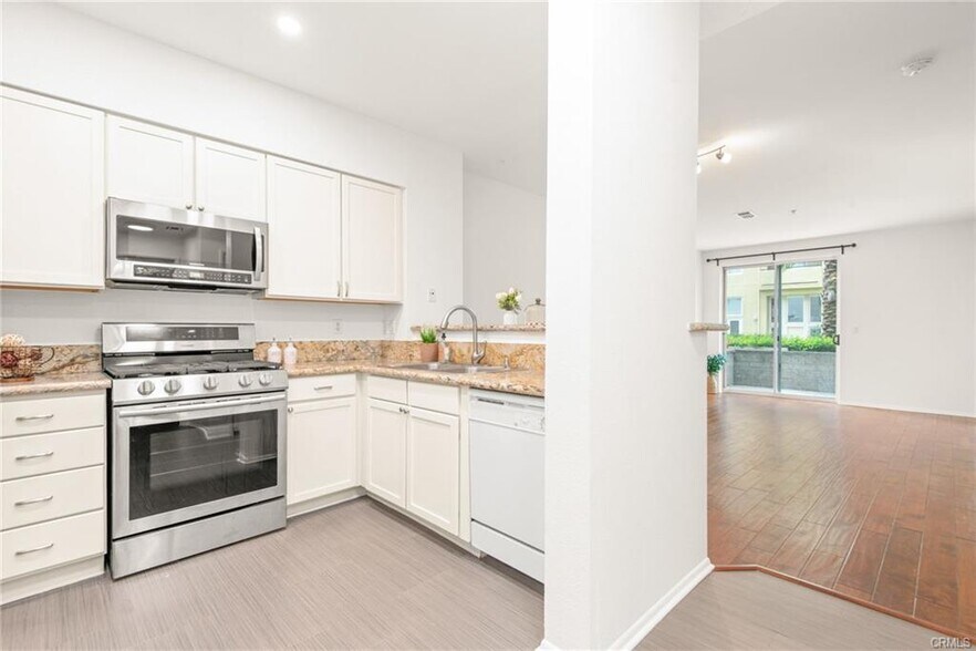 Building Photo - 6400 Crescent Park E