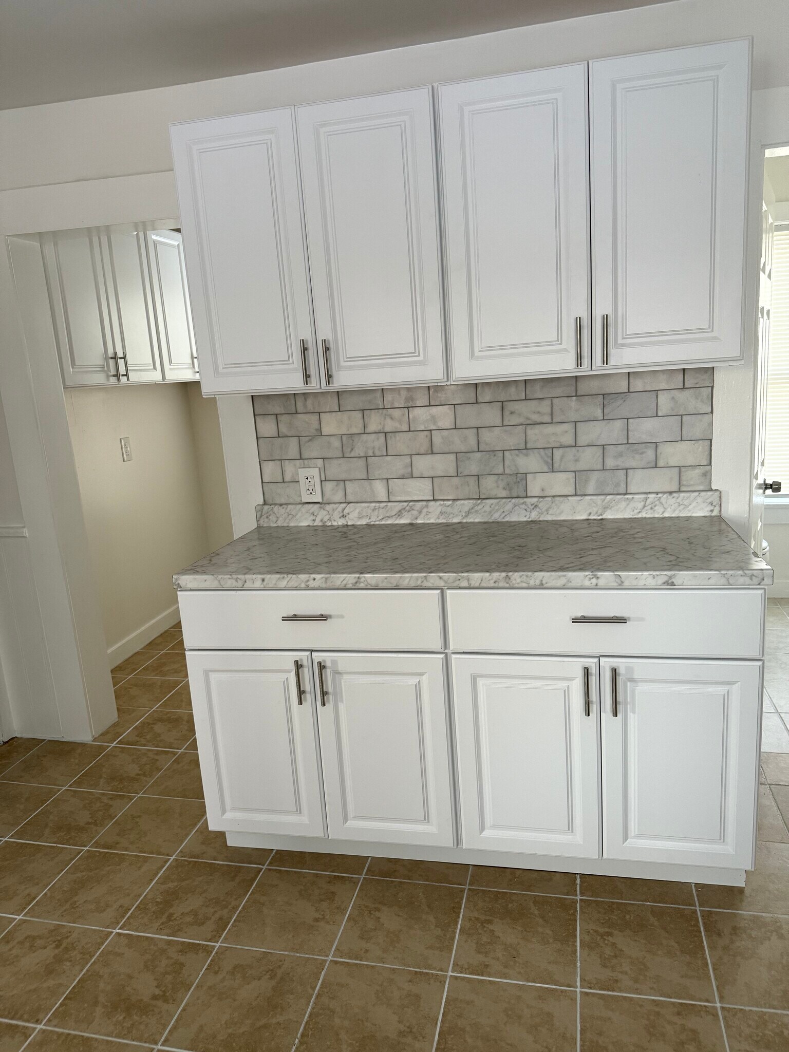 Building Photo - 190 Ash St