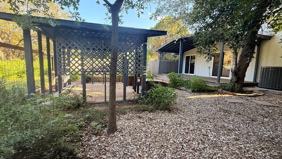 Building Photo - 10513 Archdale Dr