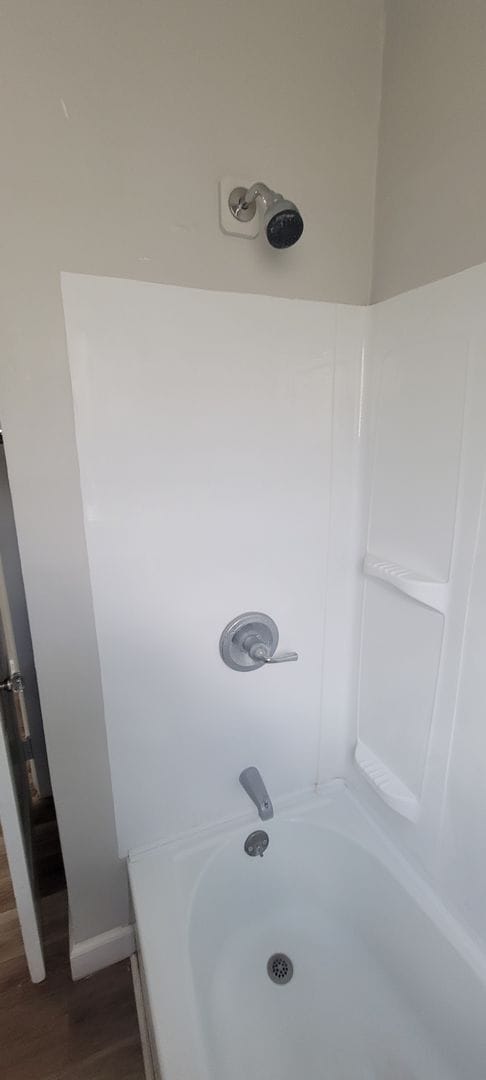 Building Photo - (COMING SOON) Newly Updated Spacious Two Bedroom w/Bonus Room- Single Home Near 21st and Post Rd.