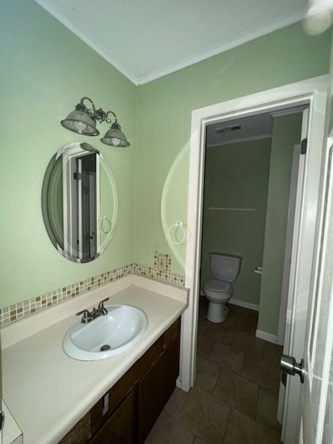 Building Photo - 1100 sqft under $1000-Calallen Area
