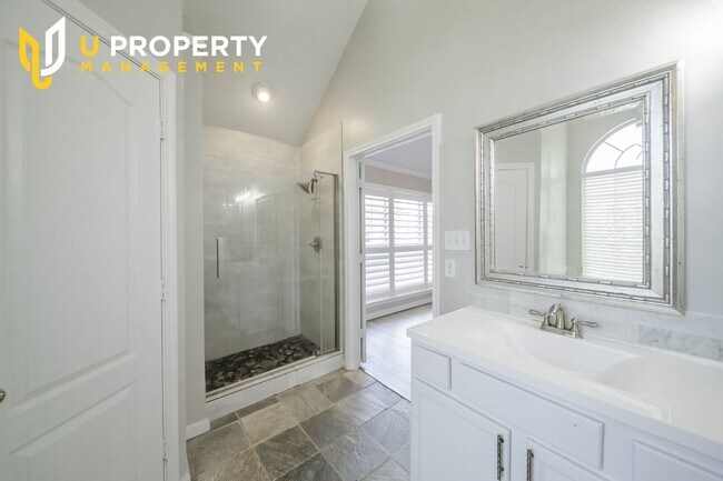 Building Photo - Beautiful two-story home in Flower Mound