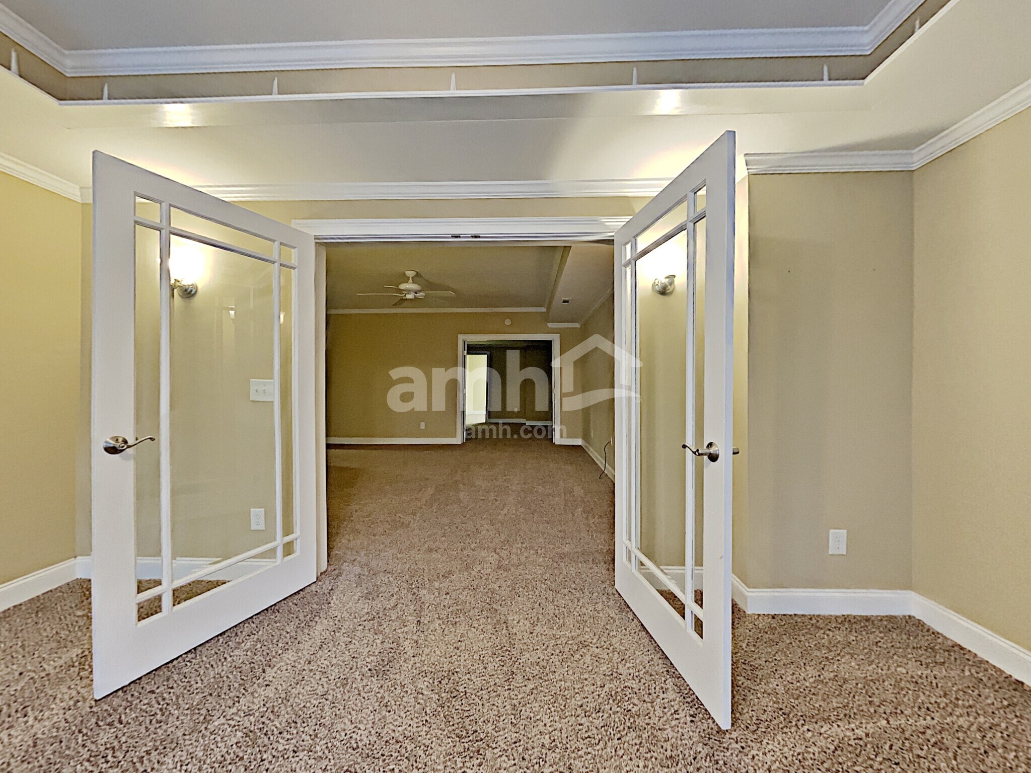 Building Photo - 1758 Crossvale Dr