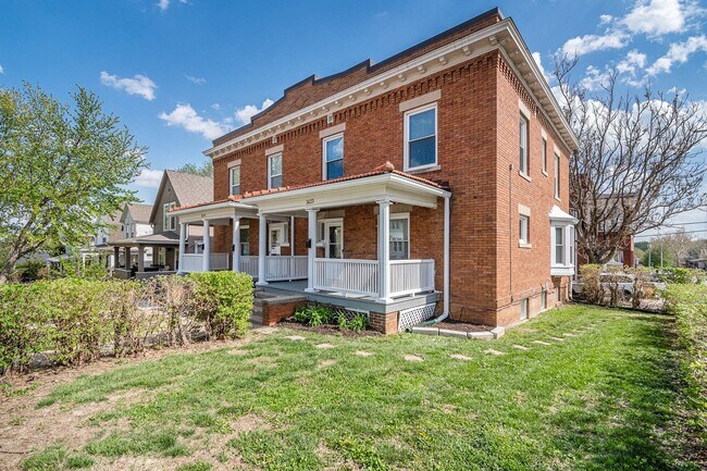 Building Photo - 3419 Dewey Ave