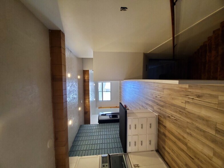 Building Photo - 165 S 600 W