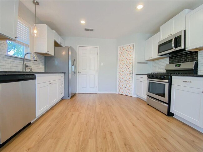 Building Photo - Bright & Welcoming 3 Bedroom, 2 Bath Home in Round Rock!