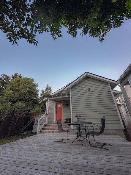 Building Photo - 907 Ashley Ave