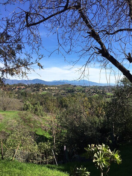 Building Photo - 1284 Montecito Dr