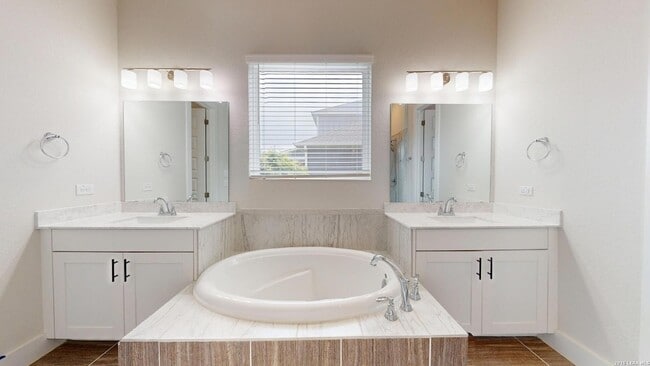 Building Photo - 11526 Hollering Pass