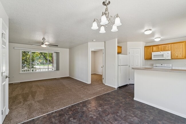 Building Photo - 123 Chapparosa Ct E