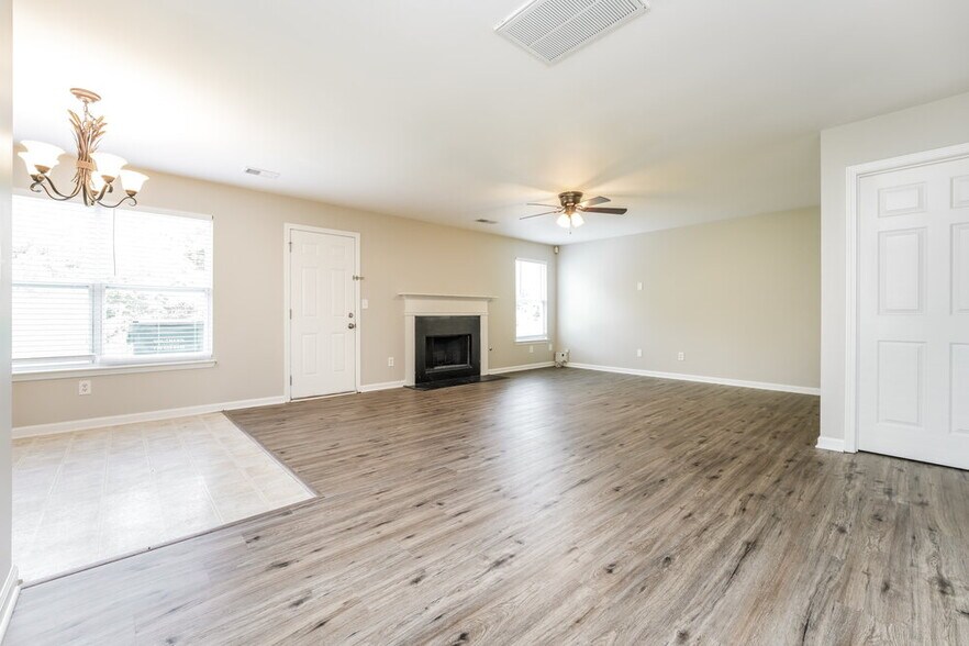 Building Photo - 4618 Ash Tree St SW
