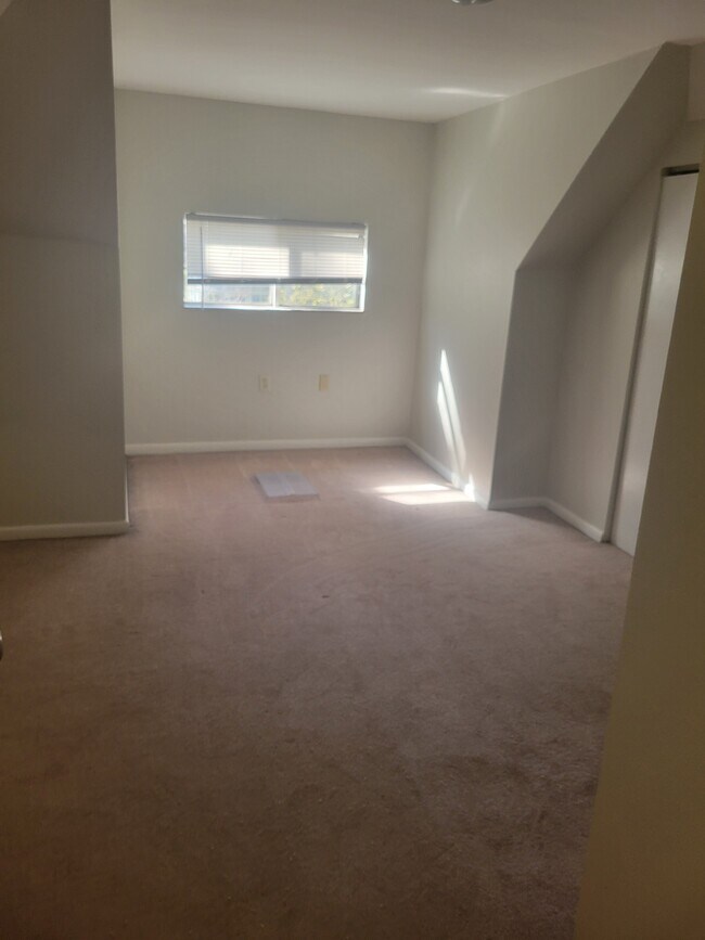 Master Bedroom - 1043 S Trenton Ave