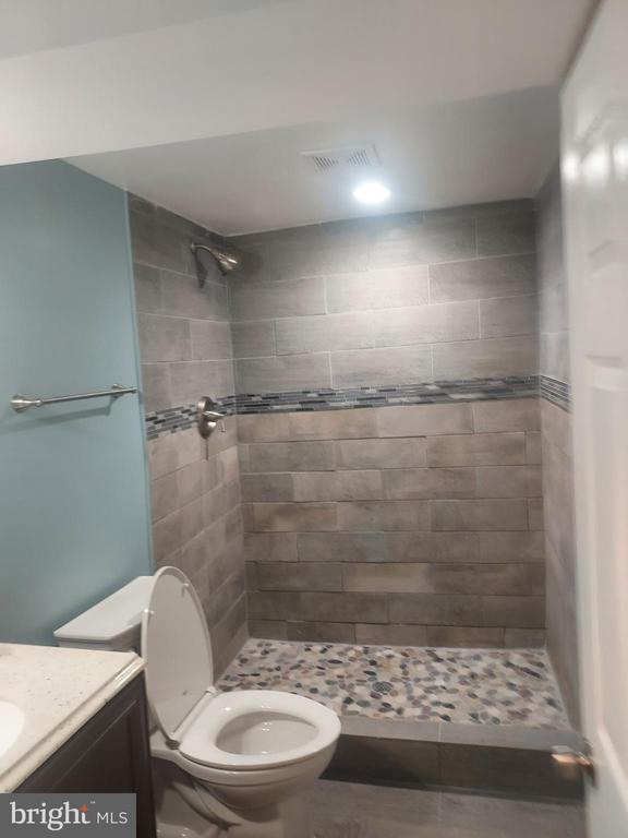 Building Photo - 619 Sheridan St NW