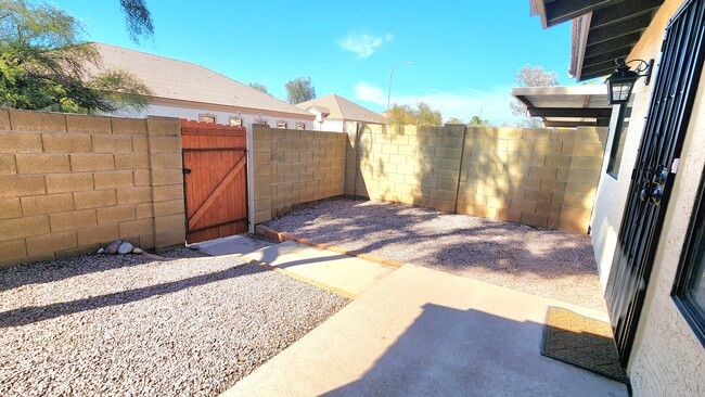 Private Gated yard - 6131 E Greenway St