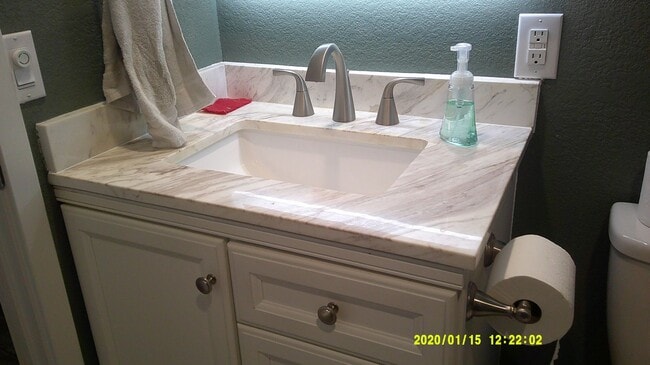 Building Photo - 945 Davis St