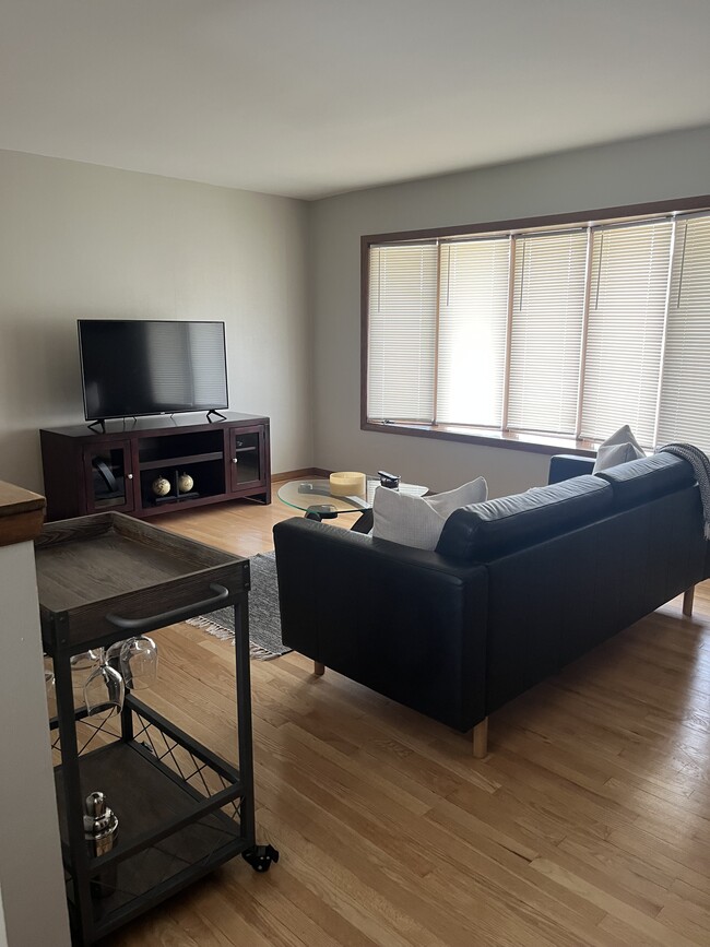 Building Photo - 5922 S Howell Ave