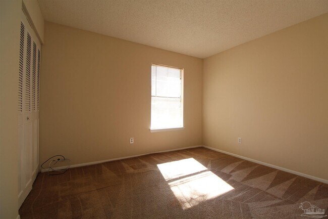 Building Photo - 6801 Tiki Ln