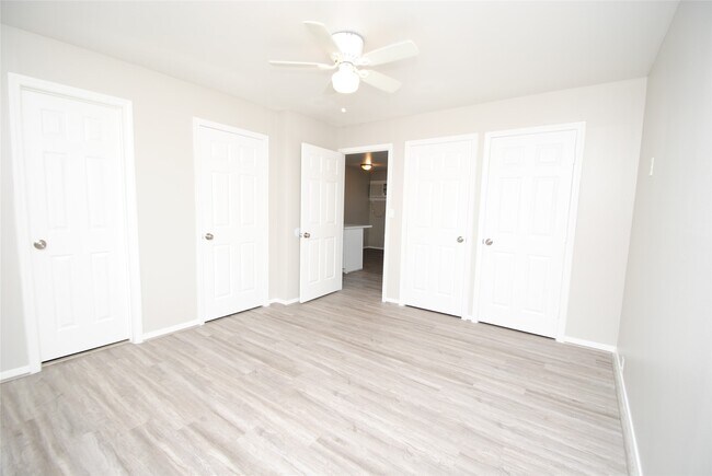 Building Photo - 2515 Yoakum Blvd