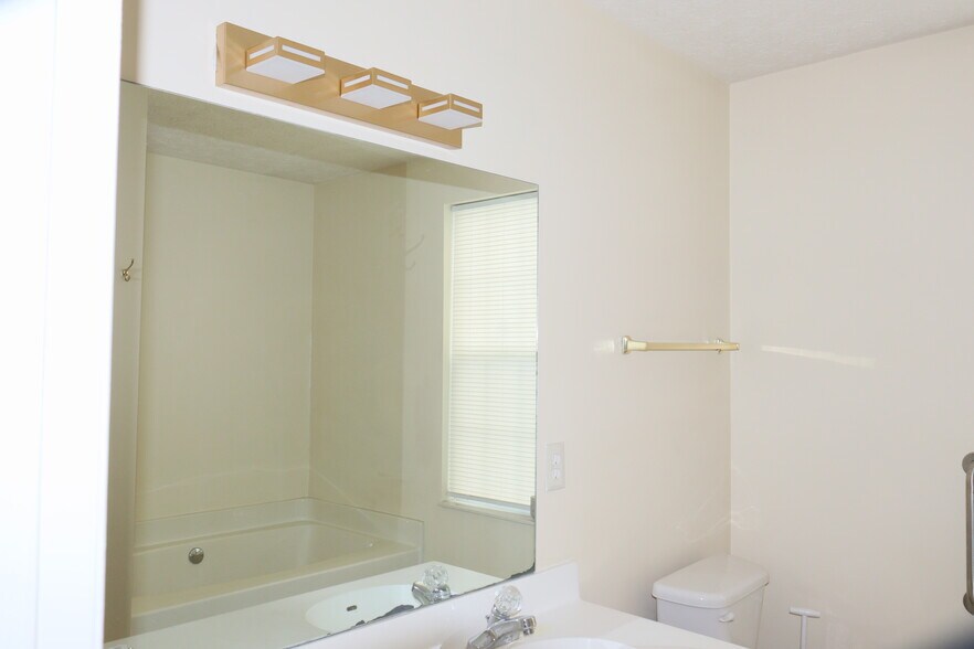 Building Photo - 3924 Calumet Dr