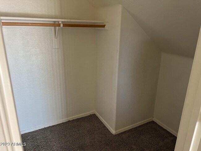 Building Photo - 12809 W Dreyfus Dr