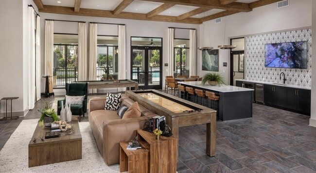 Building Photo - 5000 Collina Ter