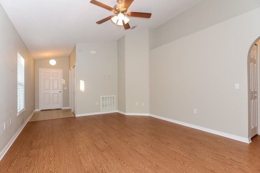 Building Photo - 17036 Lixberry Way