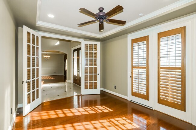 Building Photo - 3909 Pebble Brook Dr