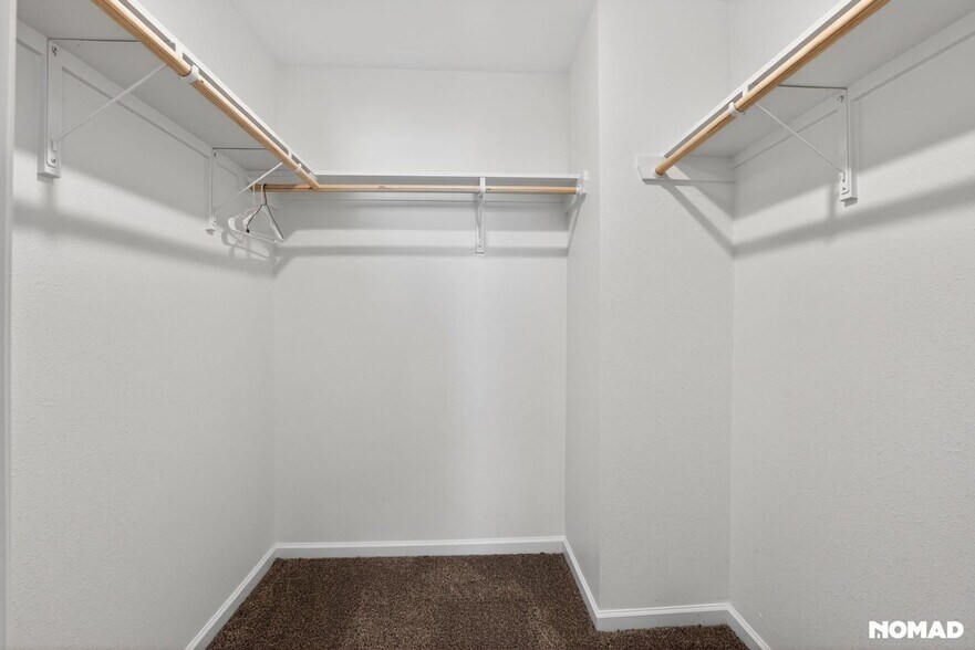 Building Photo - 3274 E Blue Heron Dr