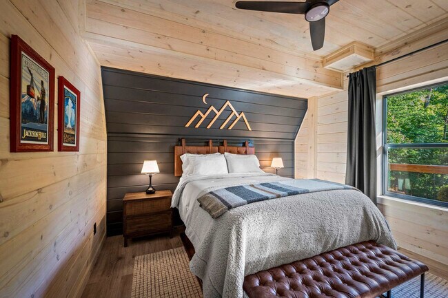 Building Photo - 1903 Ash Pass